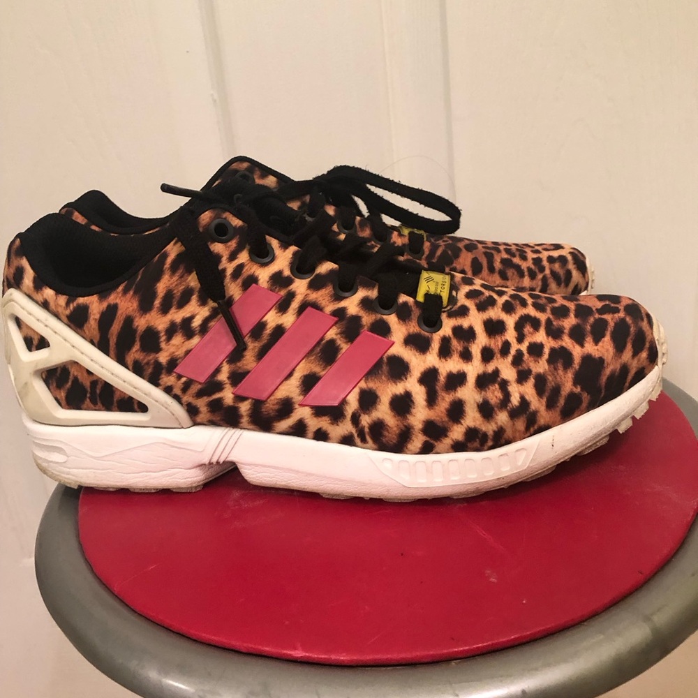 ADIDAS Women's Leopard Print Athletic Shoes with Pink Stripes